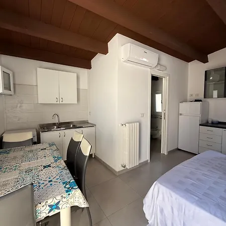 La Casa Di Mina Apartment *